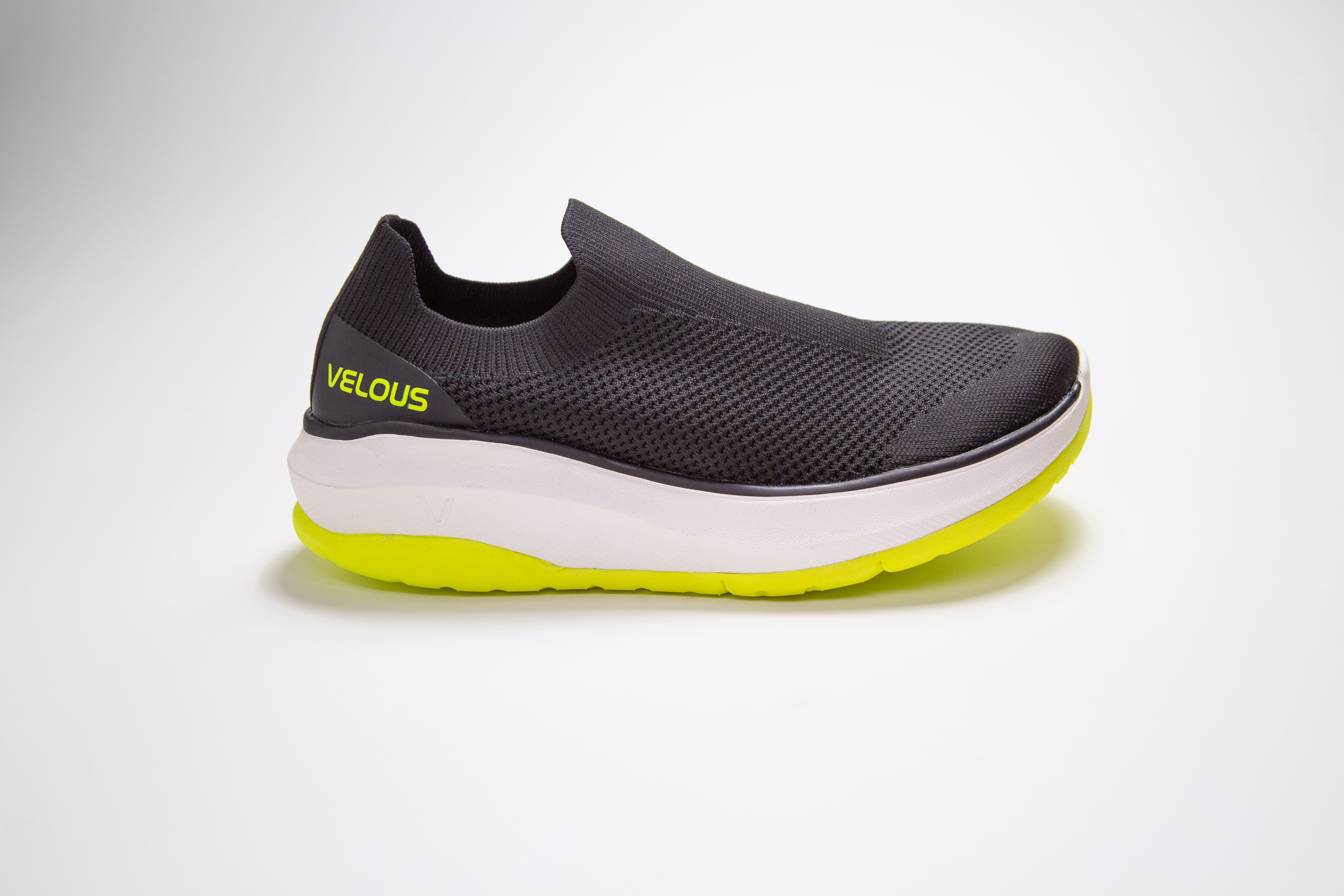 VELOUS Vernonia Easy-On Sneaker