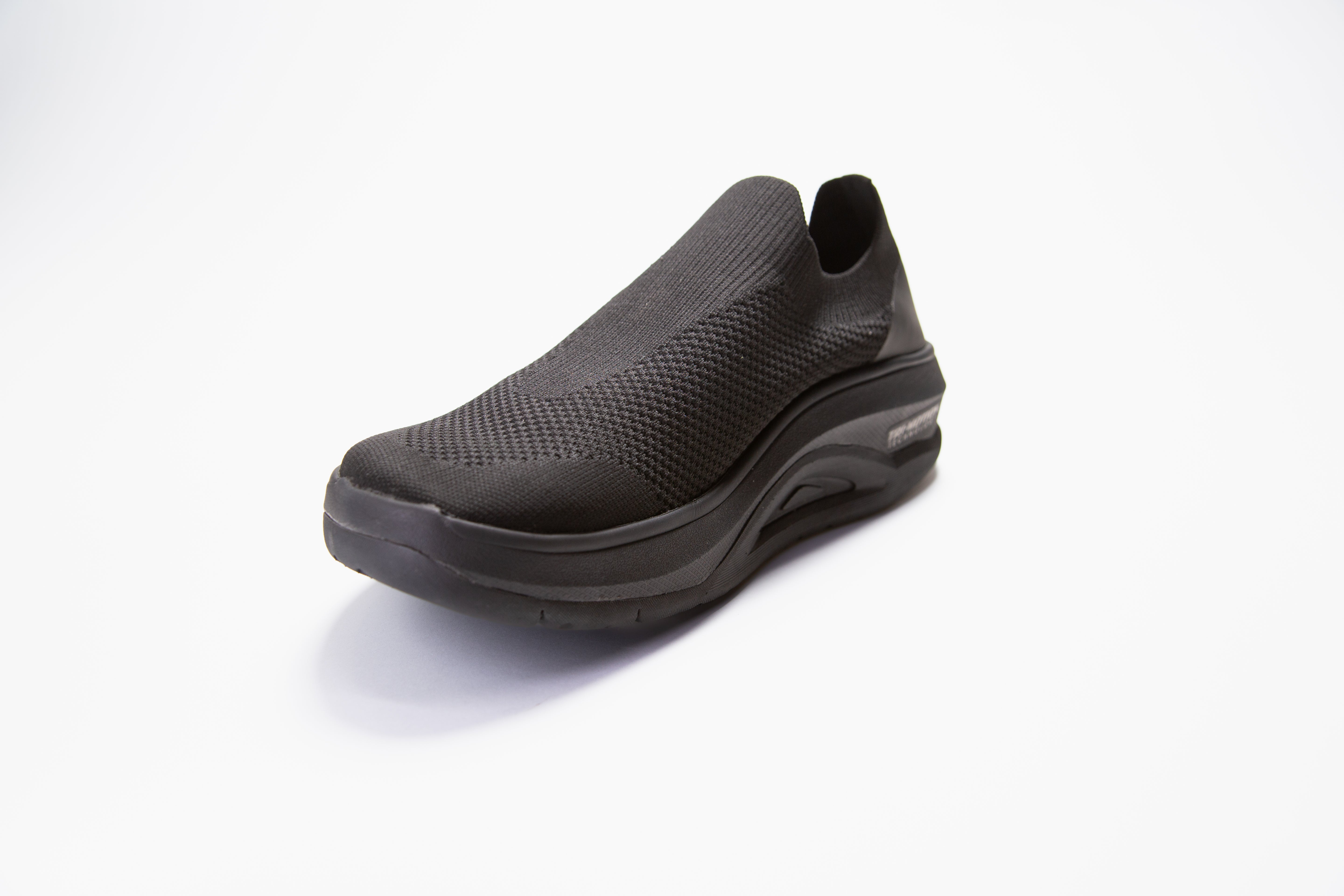 VELOUS Vernonia Easy-On Sneaker