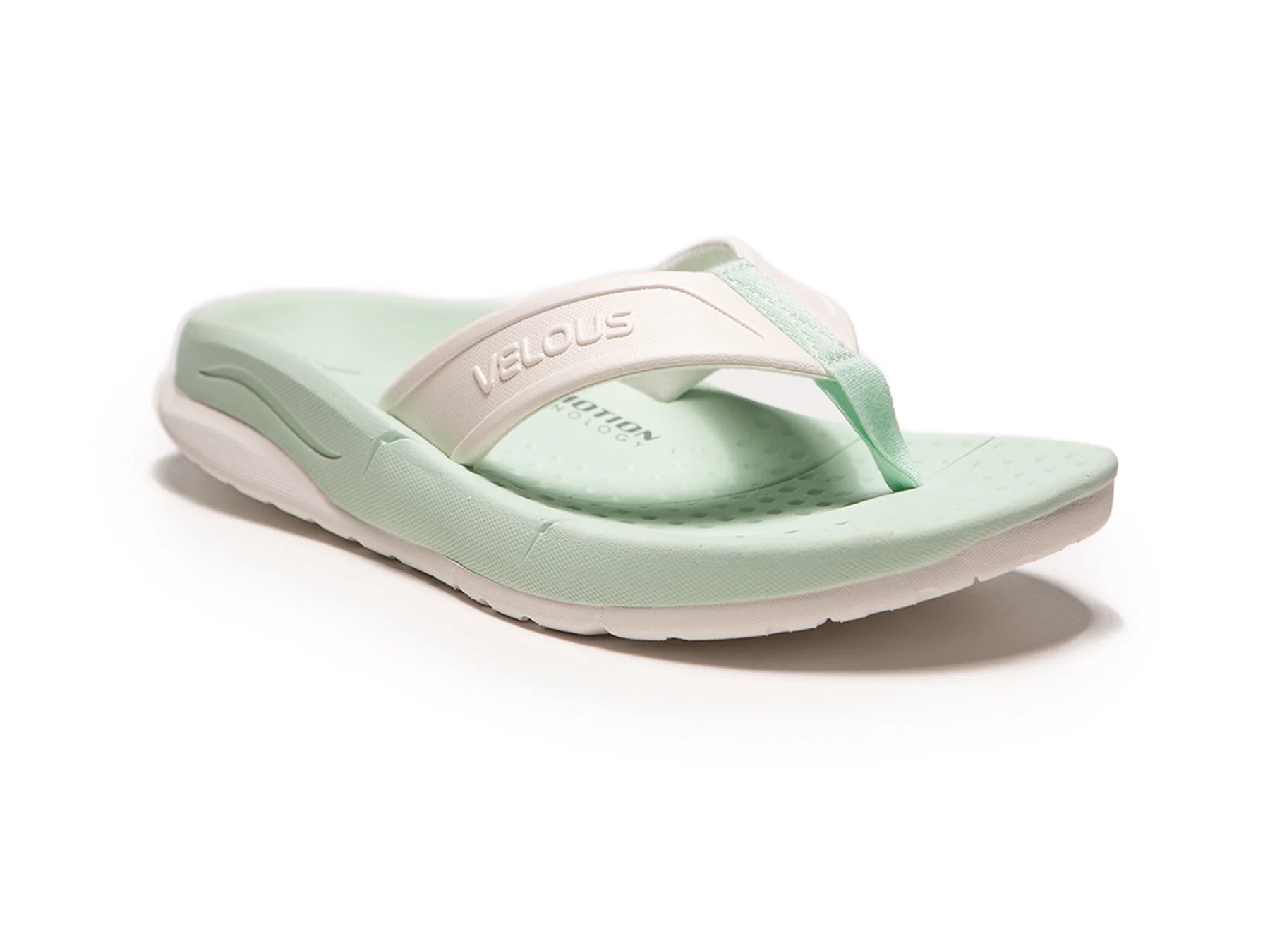 VELOUS offwhite en licht aqua herstelslipper recovery flip flop op een witte achtergrond